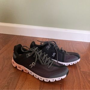 ON Cloud flow black and pink